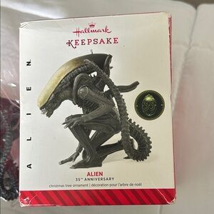 Hallmark Keepsake Alien Ornament - Black and Gold